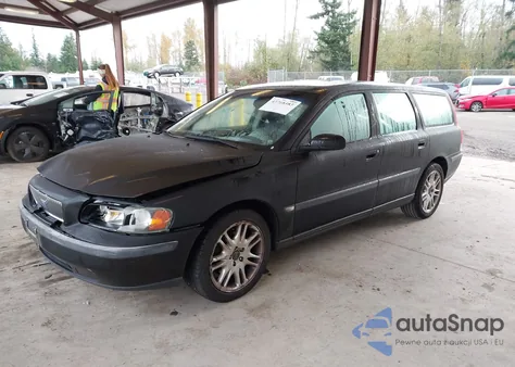 2004 Volvo V70 2.5T из США, поврежденный, VIN YV1SW59V342381561